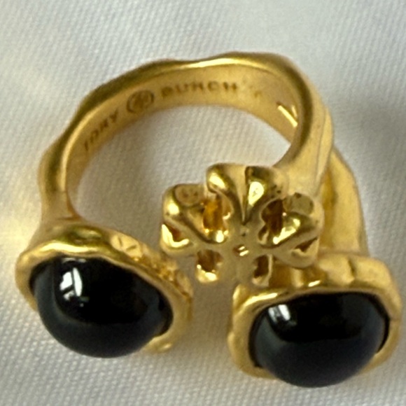 ❌PRIZE DROP ❌NWT TORI BURCH /BLACK ROXANNE LOGO GOLD/BLACK STONE RING. - Picture 10 of 13